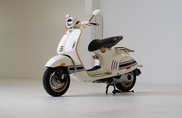 Αυτή η σπάνια Vespa θα πουλήθει 90.000 ευρώ σε δημοπρασία (εικόνες)