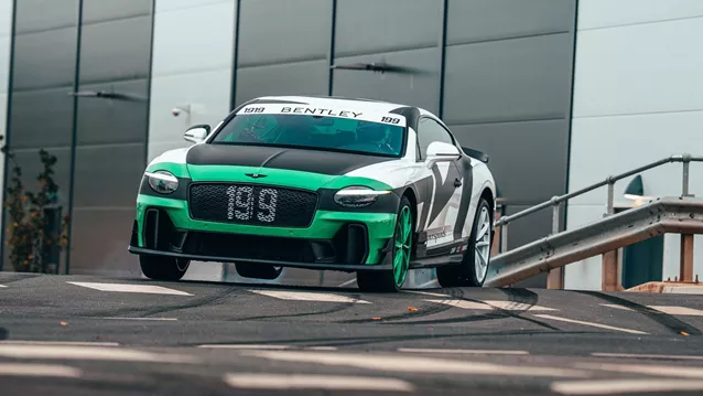 Μια Bentley Supersports όπως δεν την έχεις ξαναδεί από τον καλύτερο οδηγό του είδους