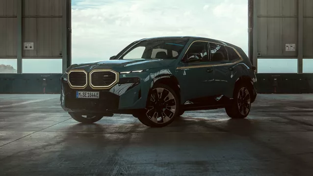 H BMW παθαίνει ηλεκτροπληξία με την XM