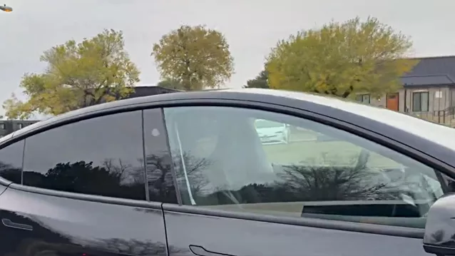 Tesla: Τα robotaxi βγήκαν στους δρόμους χωρίς οδηγούς (video)