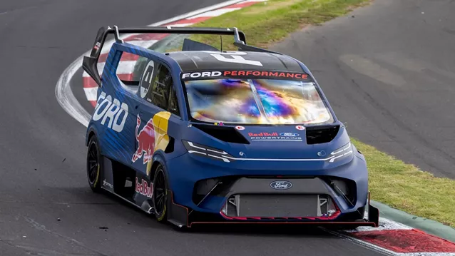 Δείτε το Ford SuperVan να πηγαίνει τέρμα γκάζι στο Nurburgring-Έκανε ιστορικό ρεκόρ (video)