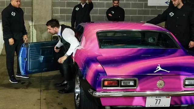 O Luka Doncic εμφανίστηκε με Camaro στο χρώμα των παπουτσιών του (video)