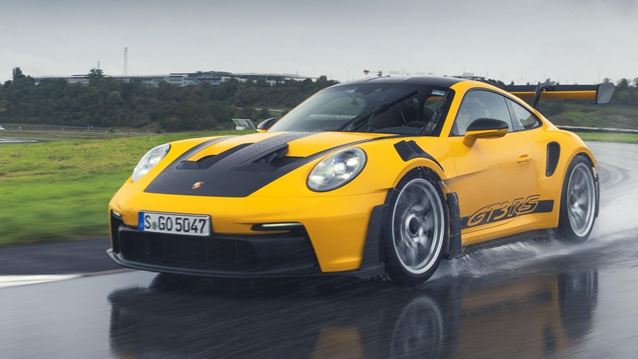 Αυτά είναι τα ειδικά ελαστικά για να "γαζώνει" η Porsche 911 GT3 RS στο βρεγμένο (video)