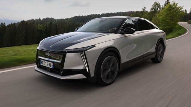 DS N°8: Το ηλεκτρικό "διαμάντι" των coupe SUV