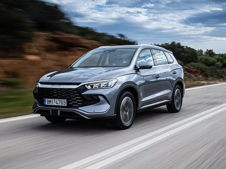 BYD Sealion 5 DM-i: Οδηγούμε στην Ελλάδα το οικογενειακό SUV με 1.000 χλμ. αυτονομίας