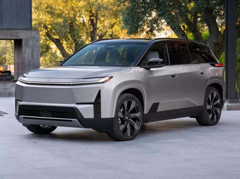 Toyota Highlander: Το πρώτο ηλεκτρικό 7θέσιο της φίρμας