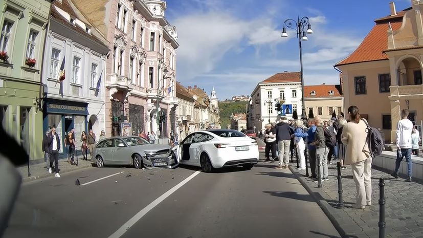 Tesla Model 3 ατύχημα έσωσε πεζό