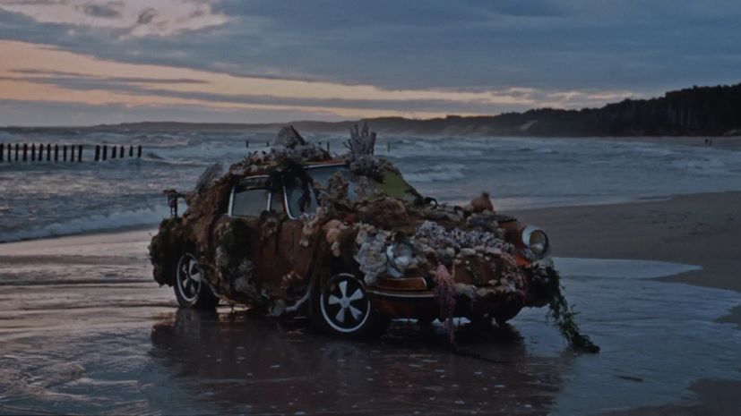 SUNKEN ROMANCE Porsche 911