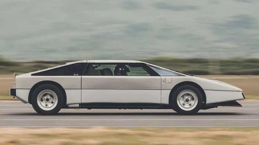 Aston Martin Bulldog Ρεκόρ μετά απο 40 χρόνια