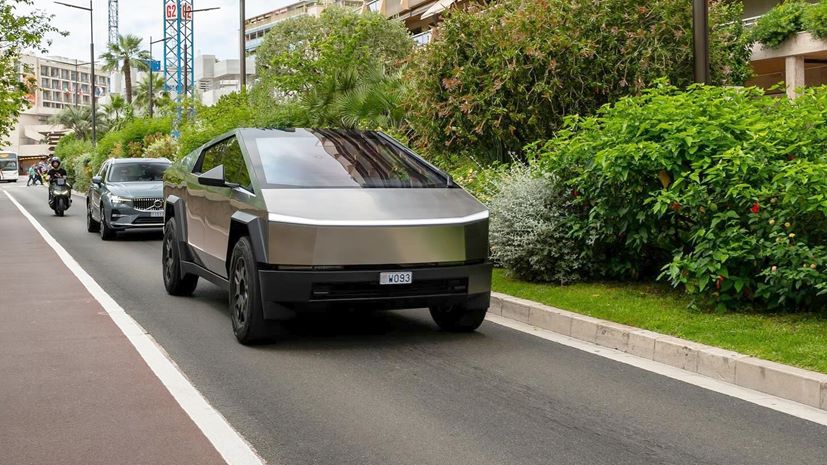 Tesla Cybertruck Monaco