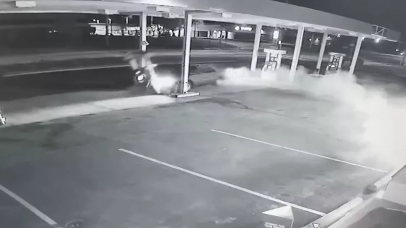 Crash βενζινάδικο Αμερικη