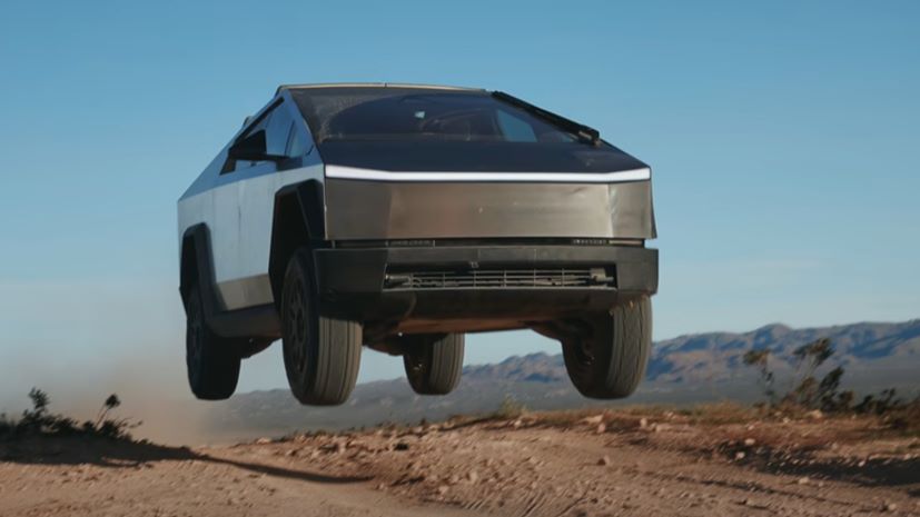Tesla Cybertruck άλμα