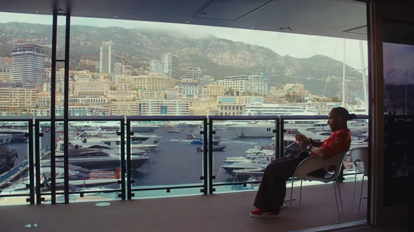 Lewis Hamilton μπαλκόνι Μονακό
