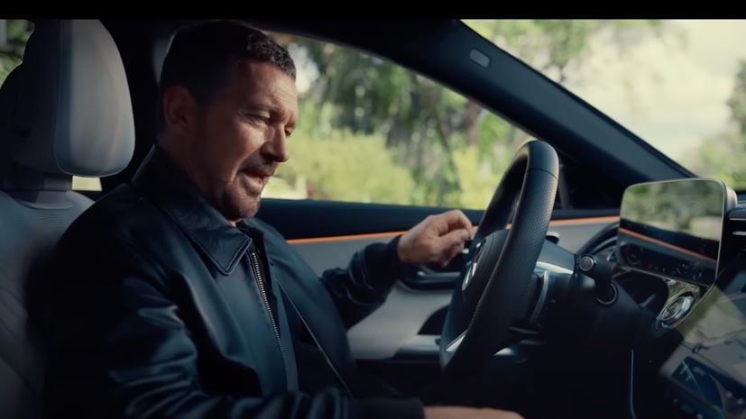 Mercedes adv Banderas