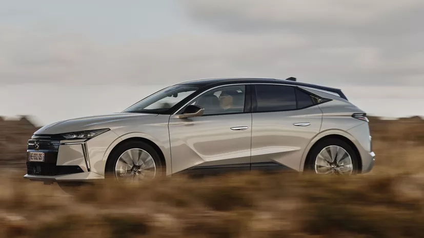 DS N°4 premium hatchback