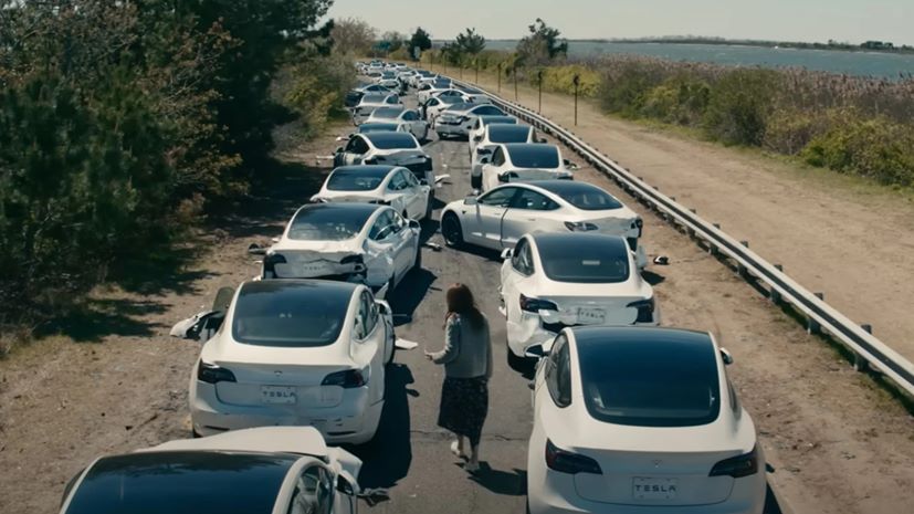 Tesla στην ταινία Leave the world behind