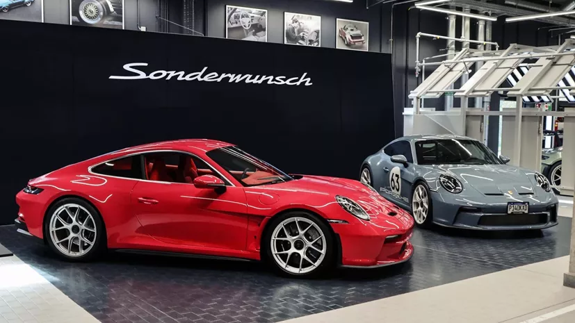 Porsche 911 S/T wrong badge