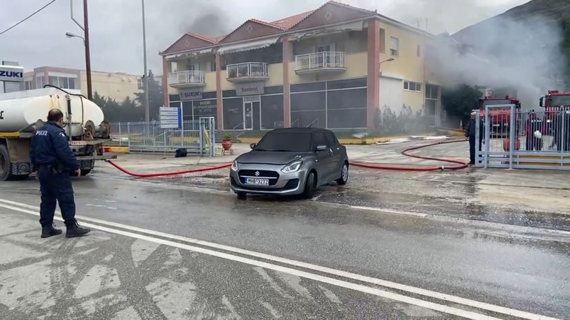 Suzuki φωτιά σε αντιπροσωπεία στην Λήμνο