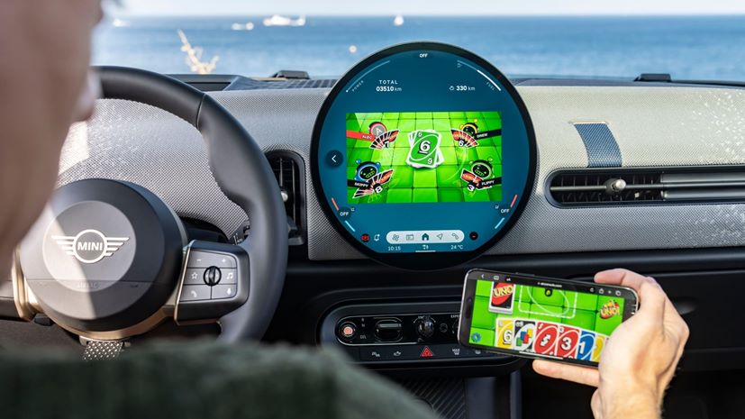 Mini Cooper C in-car gaming