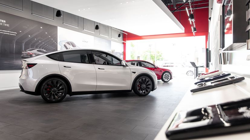 Tesla κατάστημα