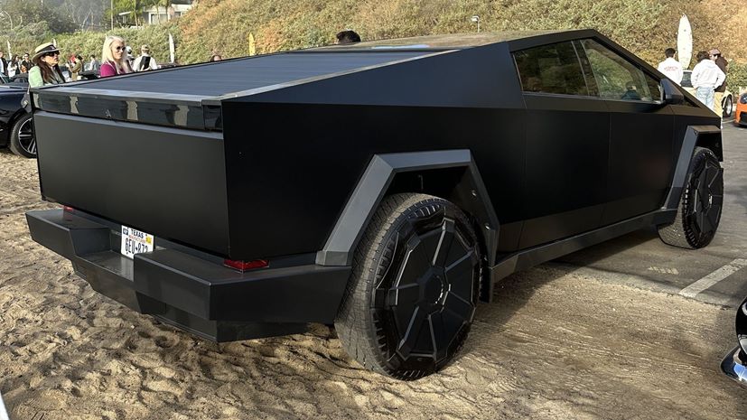 Tesla Cybertruck Μαύρο Ματ