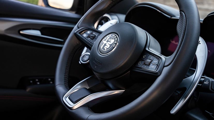 Alfa Romeo PHEV Q4