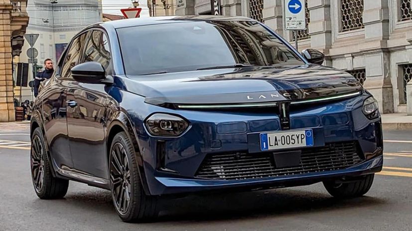 Lancia Ypsilon 2024