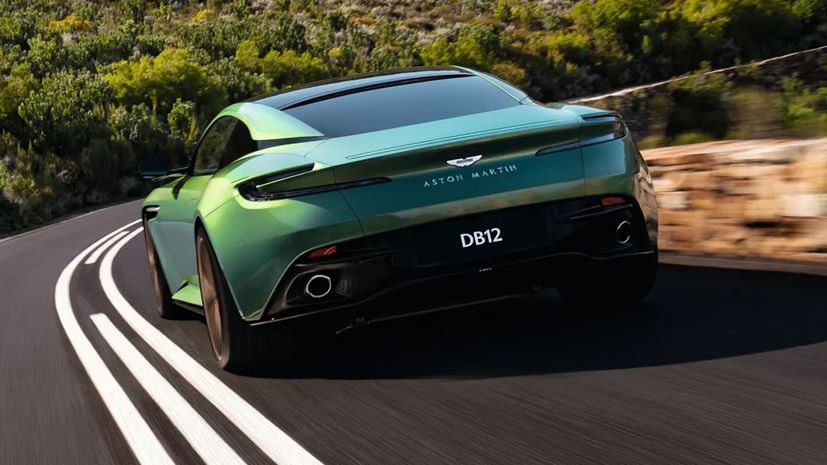 Aston Martin DB12 2023